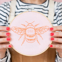Cotton Clara Bee Emb Hoop Kit