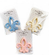 Maison Nola Fleur de lis Teether